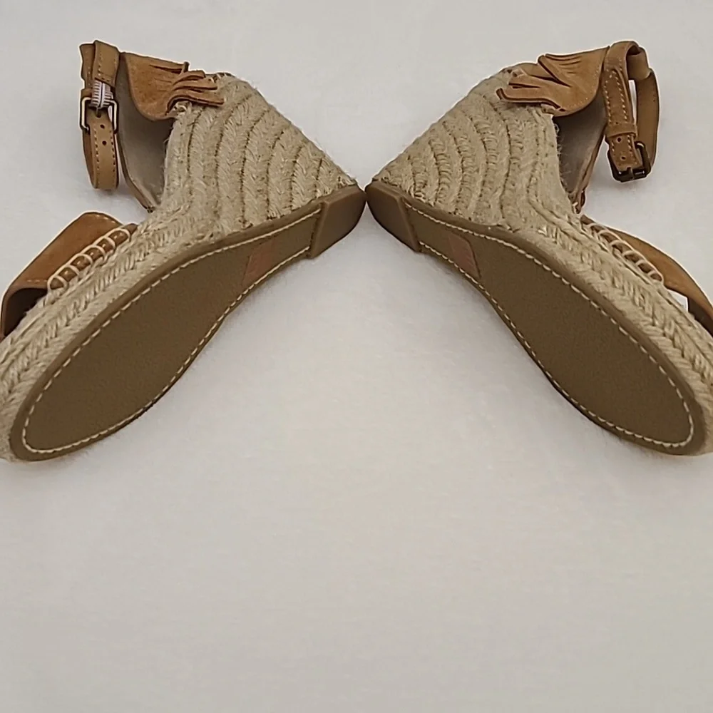 FRYE AND CO. Tan Suede Fringe Espadrille Wedge Sandals